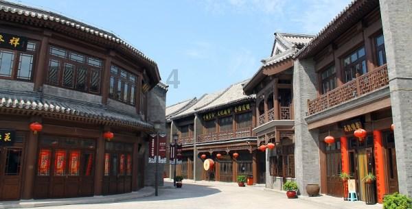 泫雅龙俊亨官宣恋情，男方曾因偷拍事件退团，是其前男友的前队友